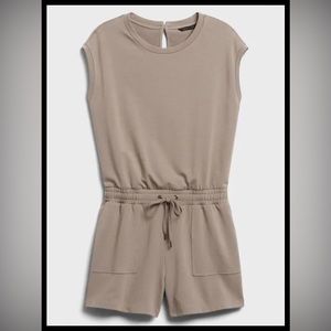 Banana Republic Baby Terry Romper Taupe Brown XS Petite Worn Once Like New